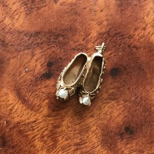 VINTAGE 14k and pearl slippers charm